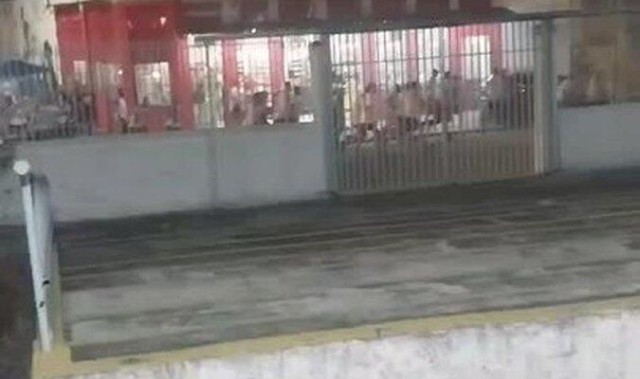 巴西杯赛前博塔弗戈与达伽马球迷发生冲突，其中一人头部中枪身亡