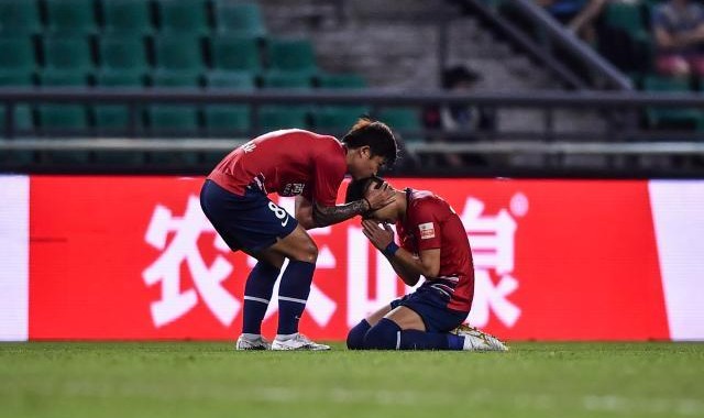 开云体育下载-【中超】苏祖桑戈尔头球黄希扬传射 重庆2比2平沧州